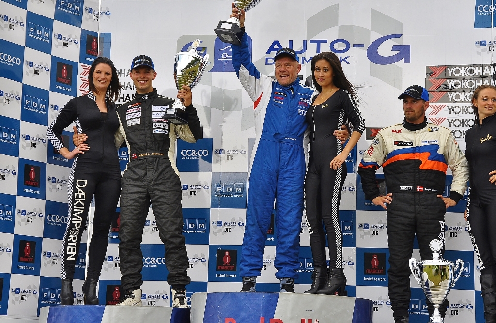 Mikkel C. Johansen på podiet i første løbsweekend.
(Foto: FP Racing)